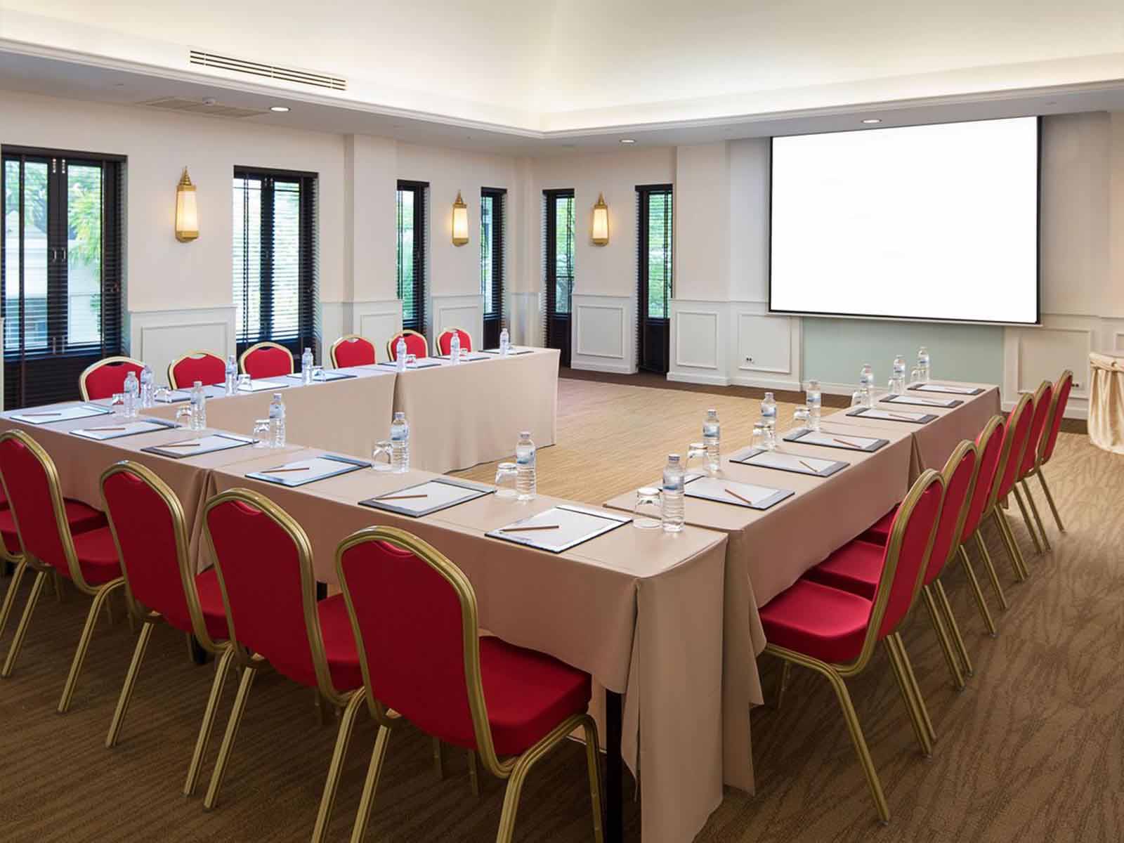 Conference hall set U-Shape style